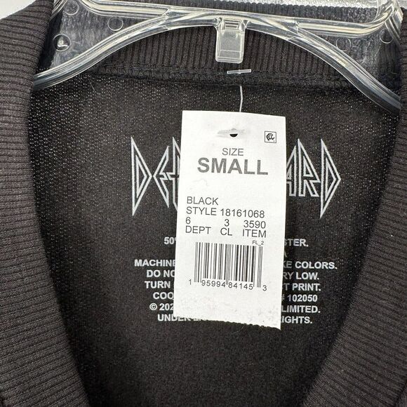 Def Leppard Sweatshirt Black Cropped Size M Triangle Animal Print Womens Rock - Picture 5 of 6